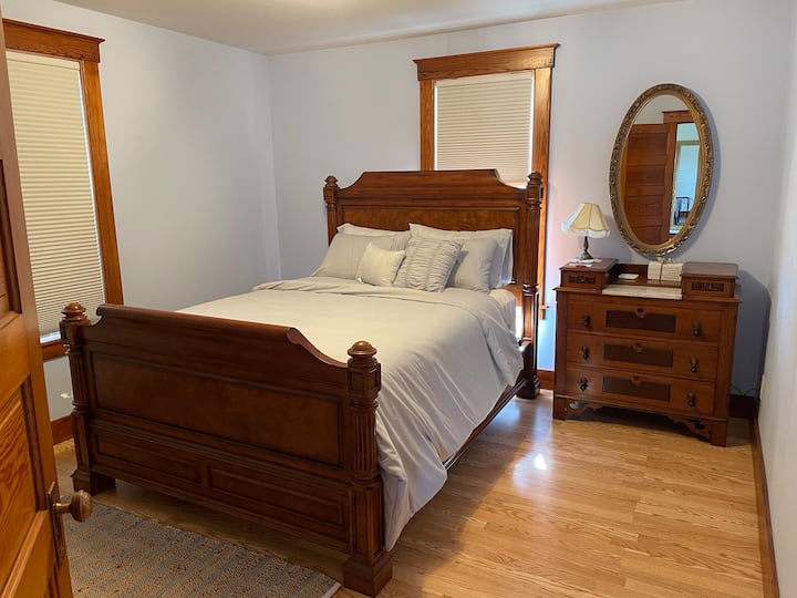 Спалня 2. Двойно легло на втория етаж с пълен килер.