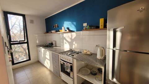 Top Airbnb: One-bedroom apartment, meters from the Unico Stadium en Partido De La Plata