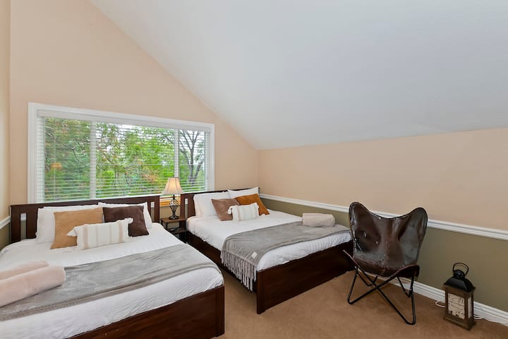 El dormitorio 2 tiene 2 camas queen