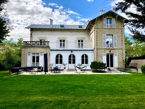 Belle maison dans la verdure proche de Paris