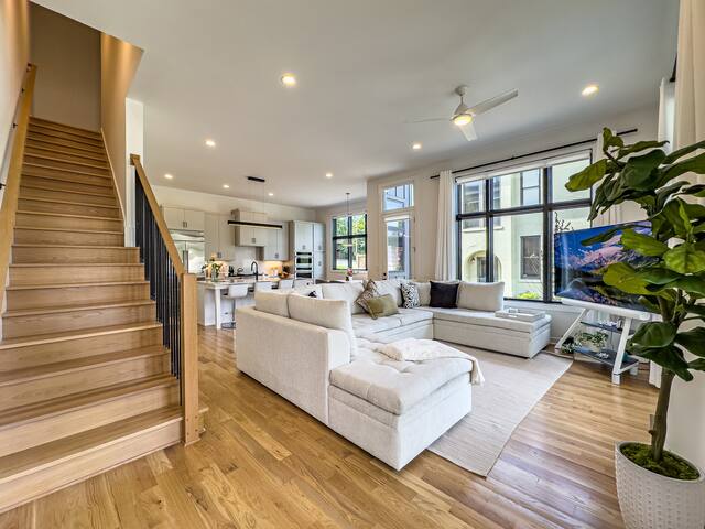Music Row Luxury Townhomes A + B gallery image 5