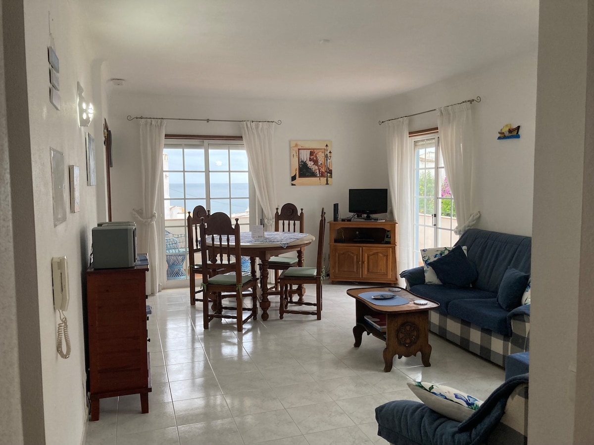 Anúncio popular: Burgau Beach Self Catering 3 Bed Apt Beach 2 mins em Budens