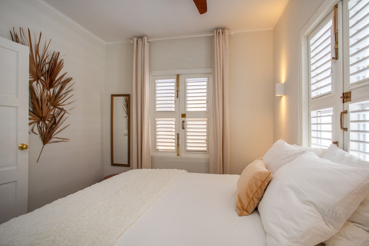 Bedroom 2 ( not by the sea ) with its own adjoining bathroom