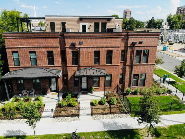 Downtown Denver Smart House gallery image 4