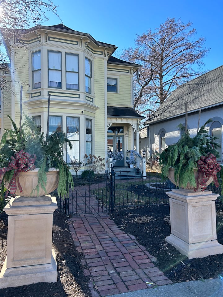 Renovated William H. Hull Historic Hull House INN Bed and breakfasts
