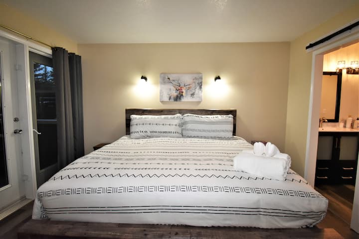 Upstairs Master Bedroom 