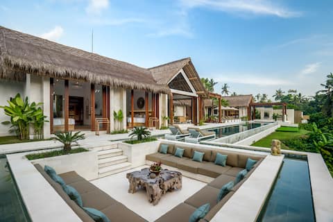 Calamansi 6BR Valley Villa with Jungle View