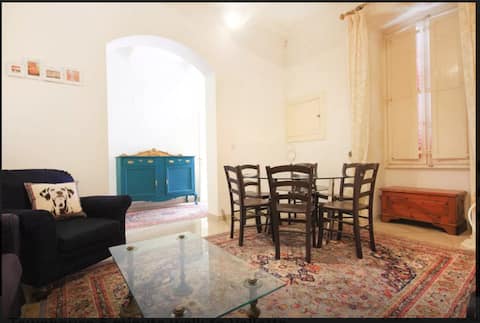 Charming 18th Century Townhouse 9min from Valletta