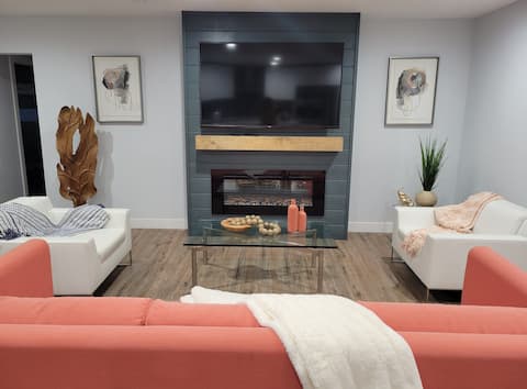 Artful Smart Home 2BR/2BA w/ Island & Alexa