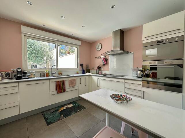 Villa centre ville avec piscine gallery image 4