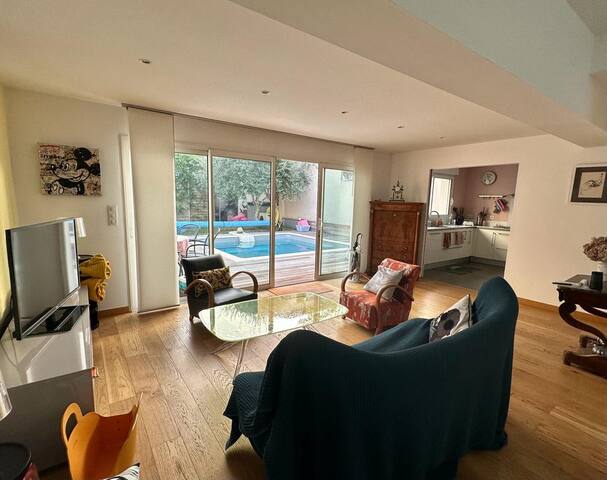 Villa centre ville avec piscine gallery image 3