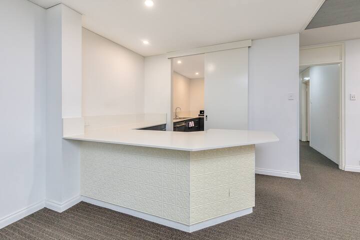 Massive 3 Bedroom Apartment gallery image 5