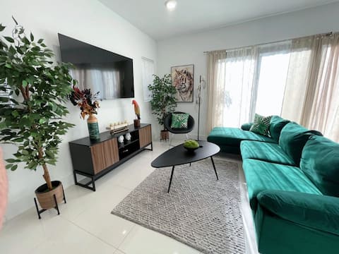 A spectacular house in the woods!