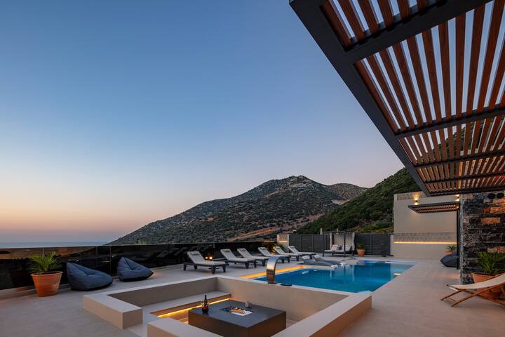 Luxury Villa with Sea Views, Fire Pit & near beach gallery image 3