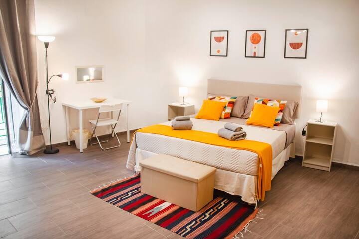 [Donna Letizia] – Appartamento nel cuore di Napoli