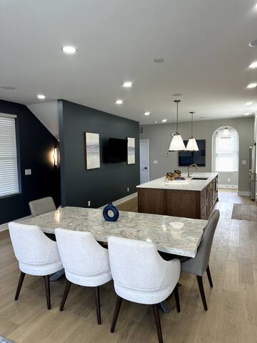 Brand NEW Build, D-Town Views, must See!.!.!.!.! gallery image 5