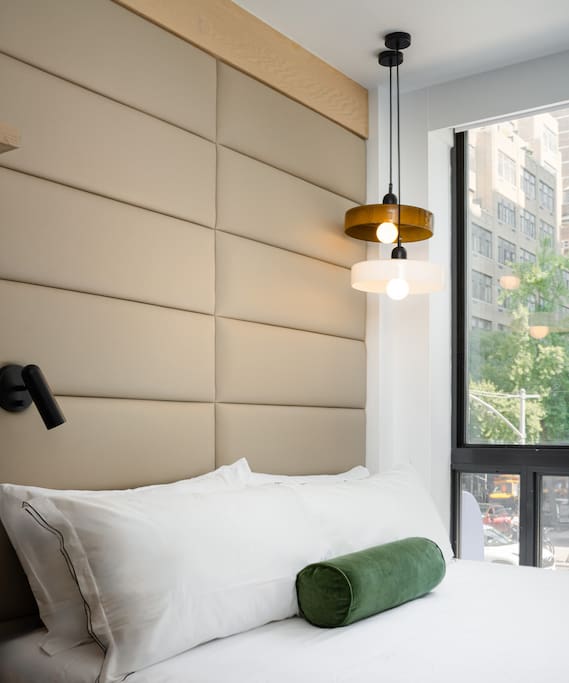 Well Design Studio with King Bed & Bath in Midtown