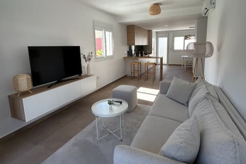Propiedad de Airbnb exitosa: Jacques's Apartments, Appartement familial 1 en San Javier