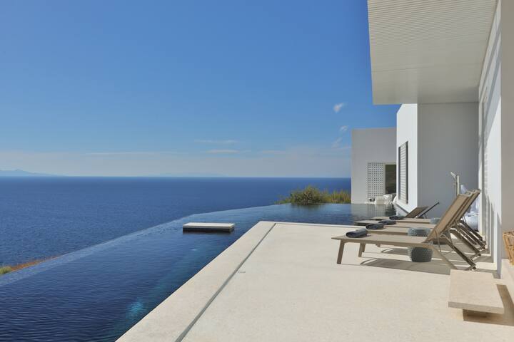 Stunning Villa – Sea and Sunset views (sleeps 8)