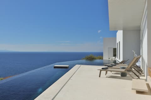Stunning Villa - Sea and Sunset views (sleeps 8)