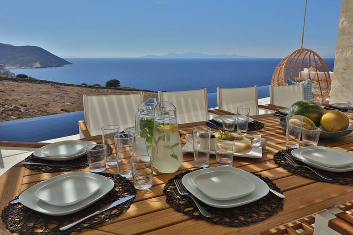 Stunning Villa – Sea and Sunset views (sleeps 8) gallery image 5