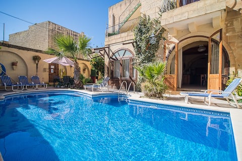 Nina Farmhouse with Private Pool in Gozo
