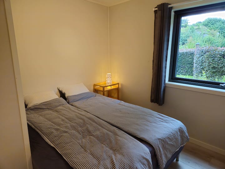 Spavaća soba 2 - bračni krevet (može se podijeliti na 2 jednostruka kreveta)