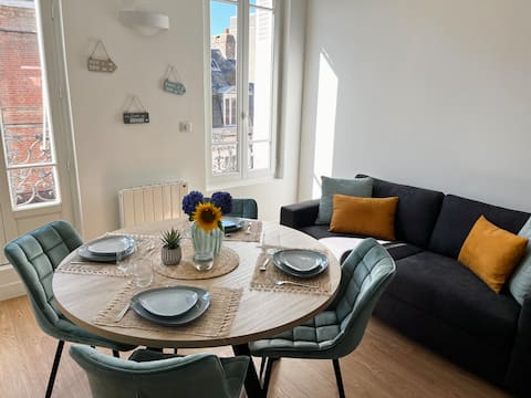Successful Airbnb property: The Captaincy: sea view, close to the cliffs in Le Tréport