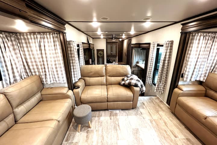 The Henhouse-a Tiny Home On Wheels - Iowa
