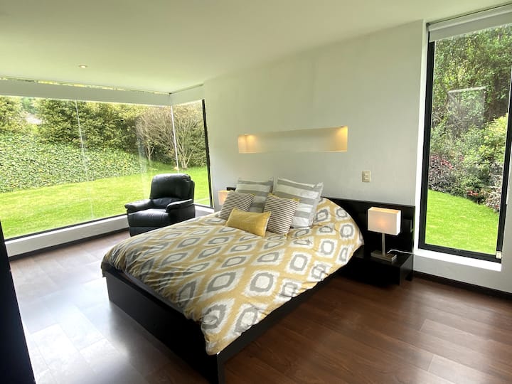 Room 3, with TV