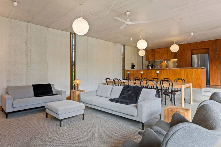 Modern Resort Paradise gallery image 2