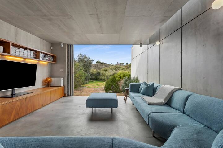 Modern Resort Paradise gallery image 4