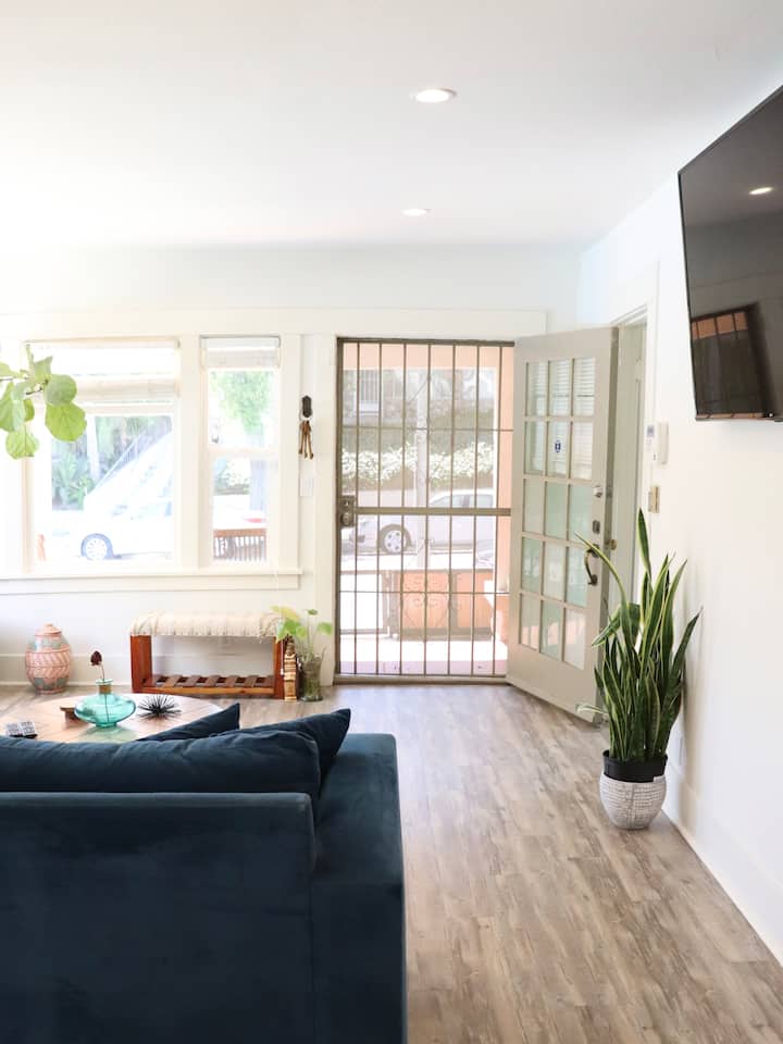 Charming Belmont Heights Bungalow | Pet Friendly! - Seal Beach, CA