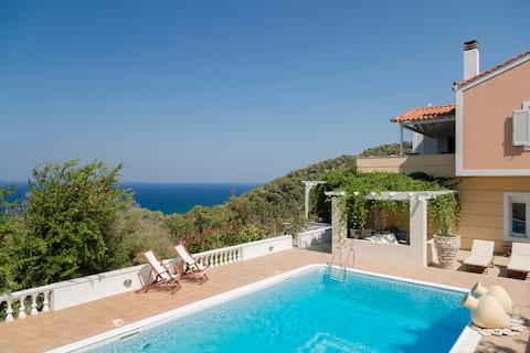 Spacious Villa with majestic view