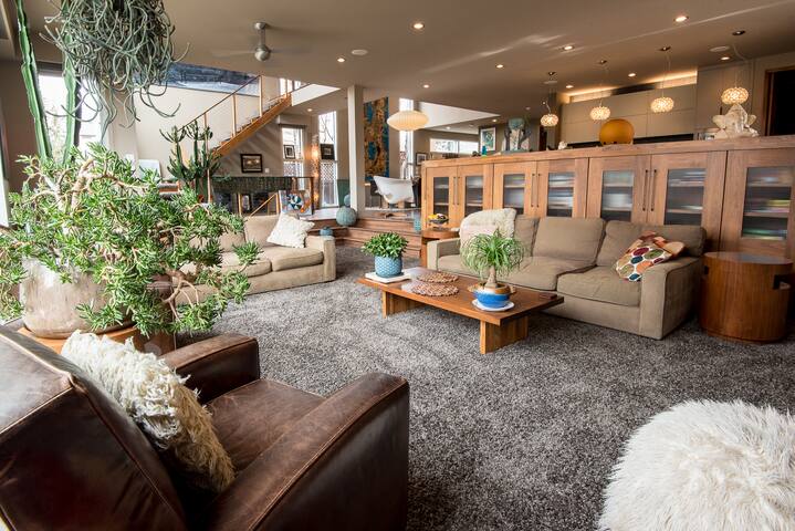 Private Art House Estate gallery image 3