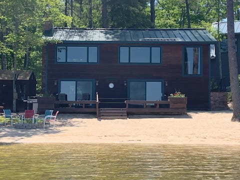Getaway to the Lake.  Just 30’ from the water.