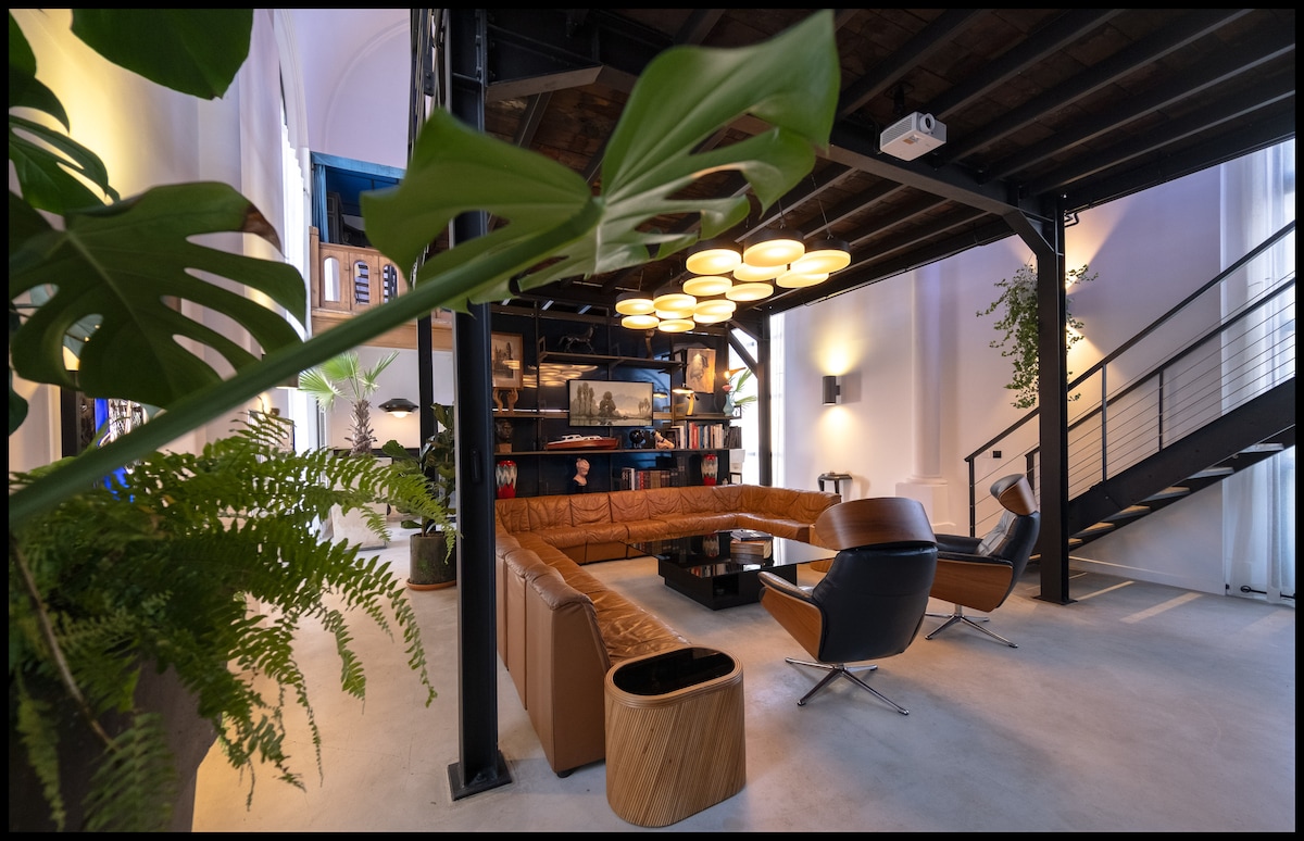 Annonce Airbnb populaire: La Chapelle du Carmel – City Center – 340 m2 – HOT TUB – à Reims