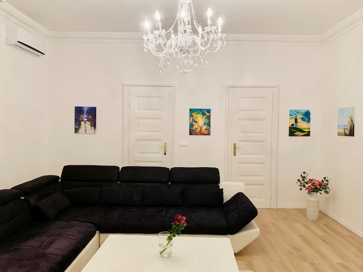 Main Square Apartman - Debrețin