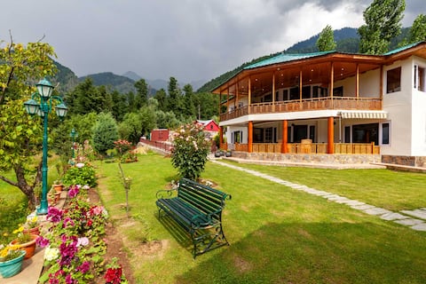 StayVista at Zaina @ Kudrath w/ Lawn, Mountain