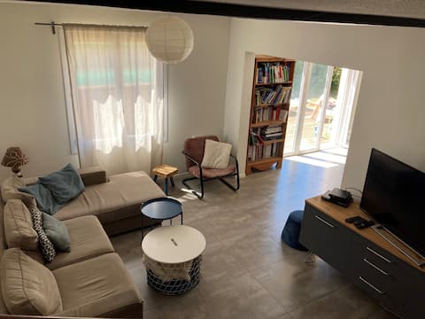 Comfortable house 140 m2, 8/10 people, pool