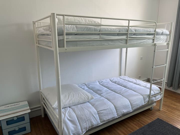 Dormitorio 4 ( camas superpuestas 90x190)