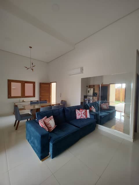 Imóvel de sucesso: Casa Amarela-Structure and Comfort 300 meters from the beach. em Cruz