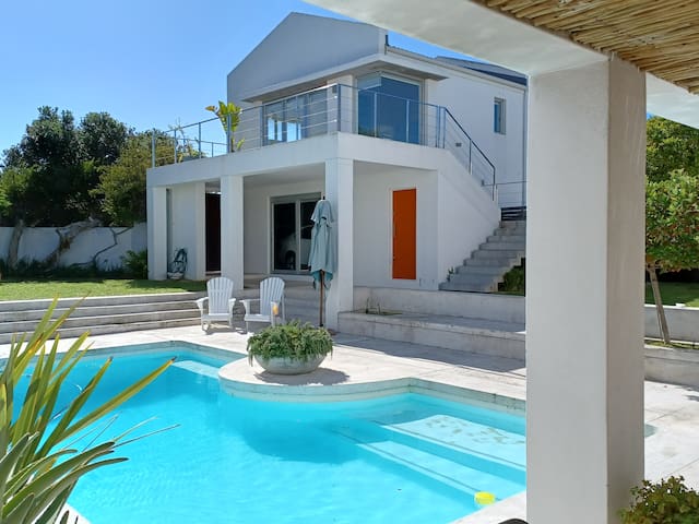 Architectural Waterfront Escape