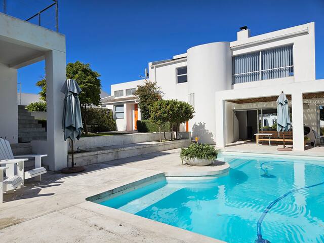 Architectural Waterfront Escape gallery image 5