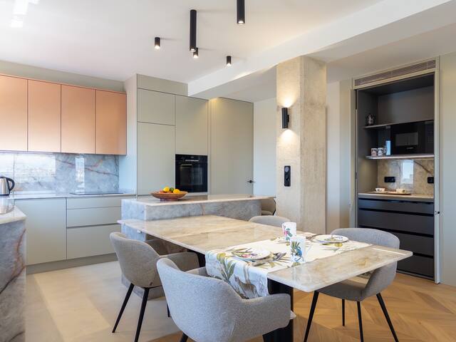 Stylish penthouse, stunning terrace in Valencia gallery image 5