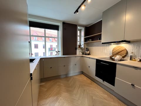 Top Airbnb: Beautiful views and private balcony, quiet neighborhood in Bergen