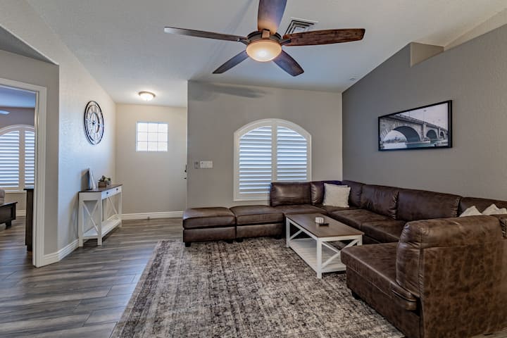 Lake Havasu Pool Retreat | 3br | Boat Parking - 레이크하바수시티