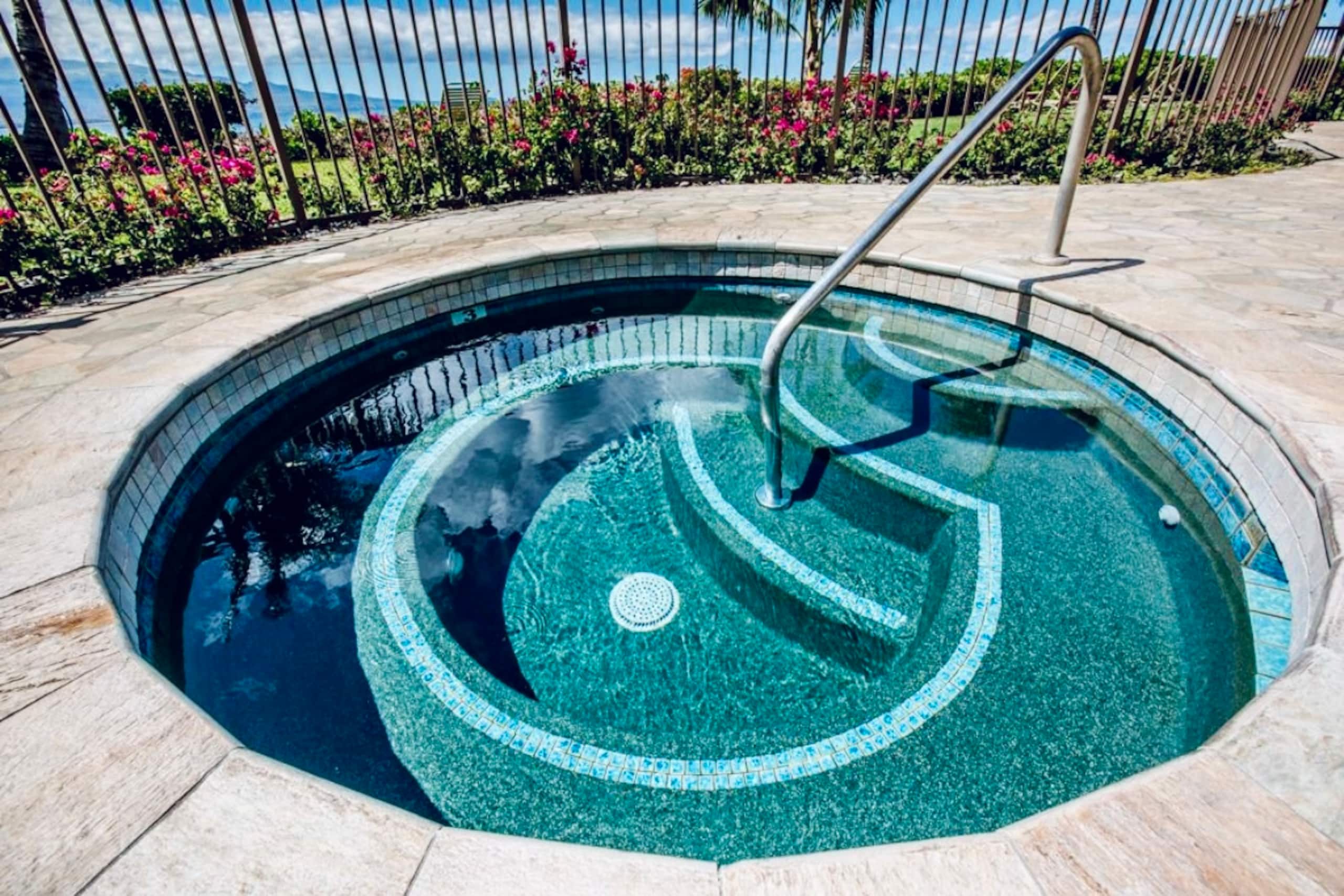 Condo in Wailuku · ★4.98 · 1 bedroom · 2 beds · 1 private bath - Image 33