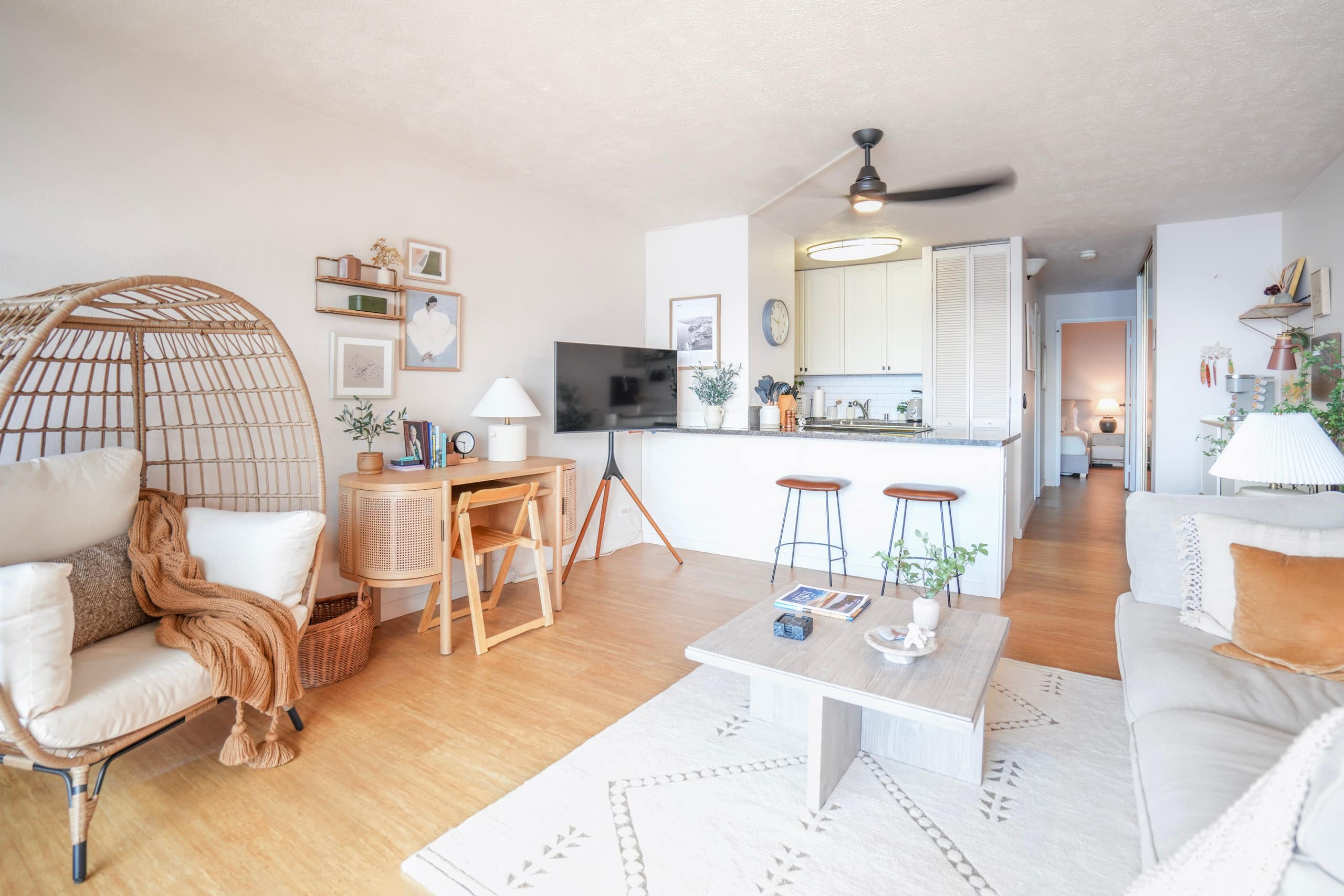 Condo in Wailuku · ★4.98 · 1 bedroom · 2 beds · 1 private bath - Image 2