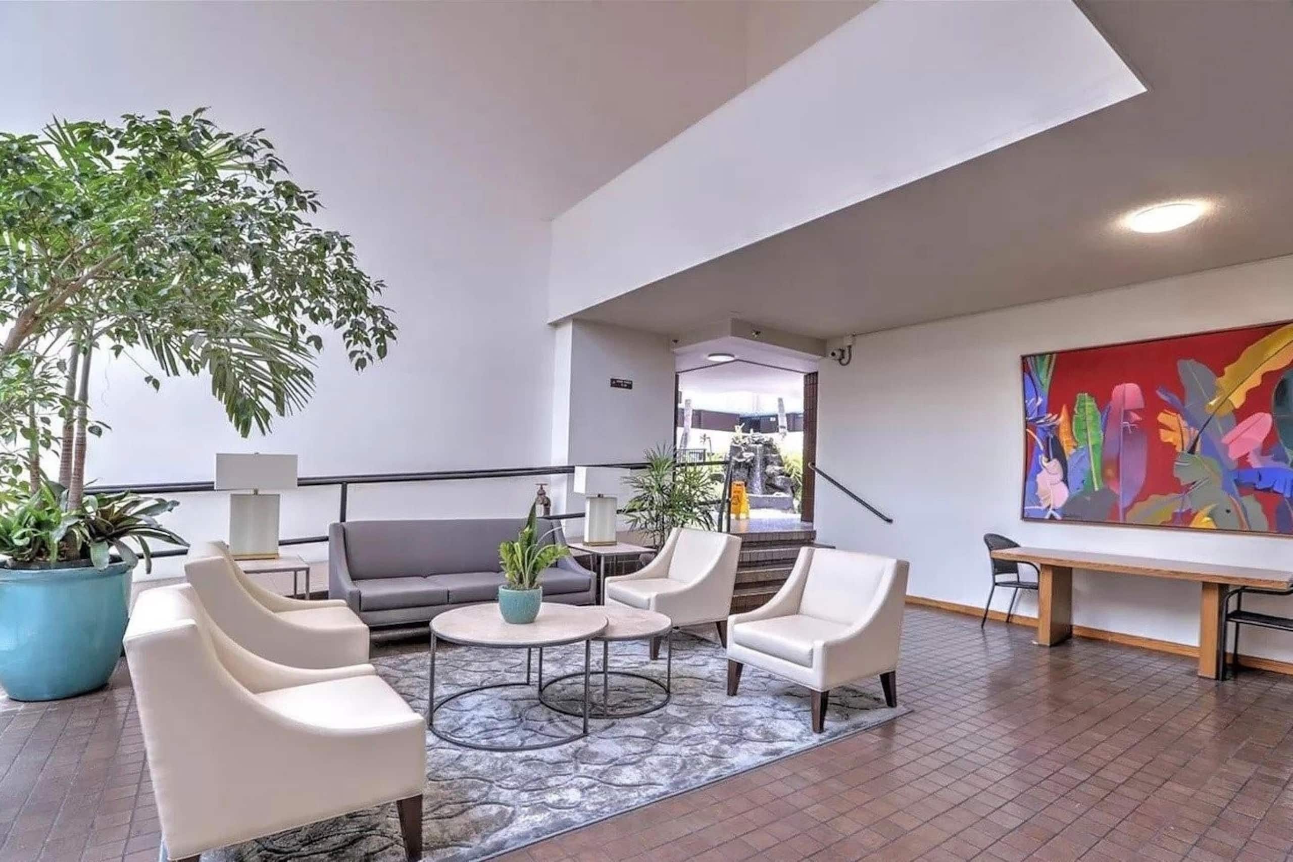 Condo in Honolulu · ★4.95 · 1 bedroom · 3 beds · 1 private bath - Image 9